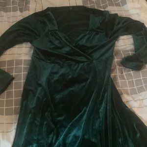 Shein size 2XL emerald green dress. Never worn.